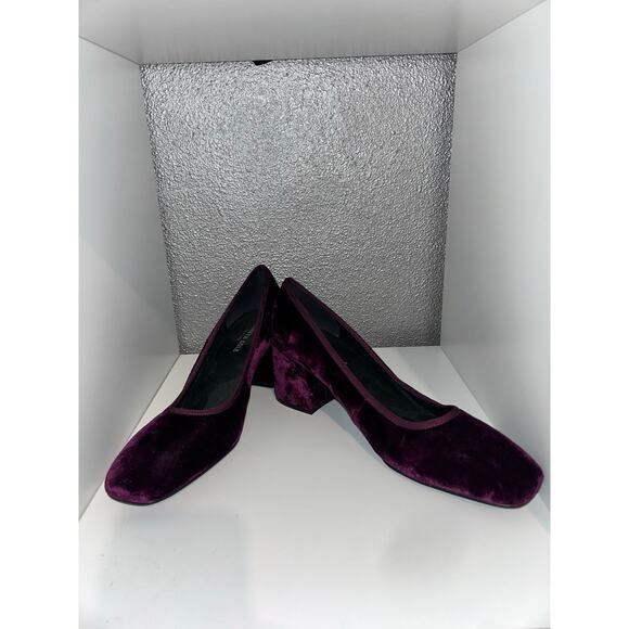 Kenneth Cole Eryn Wine Burgundy Uptown Holiday Party Velvet 2.5” Block Heel - Picture 1 of 6